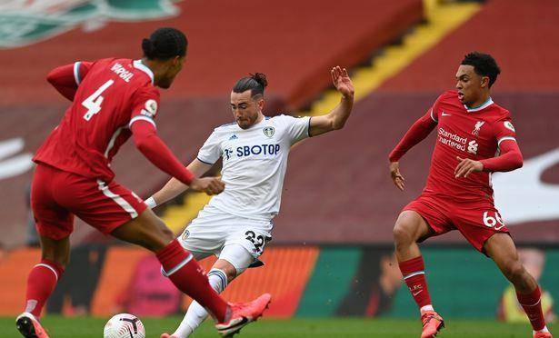  利物浦范迪克乌龙送礼，克洛普变阵收奇效逆转  