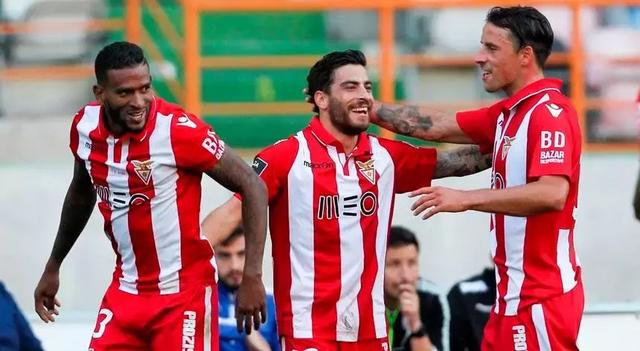  富勒姆主场遇冷，不敌中游球队遭遇两连败  