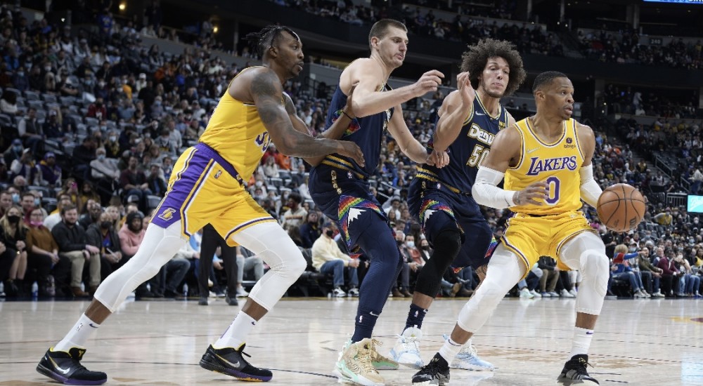  福克斯准三双引领国王击退开拓者止连败  